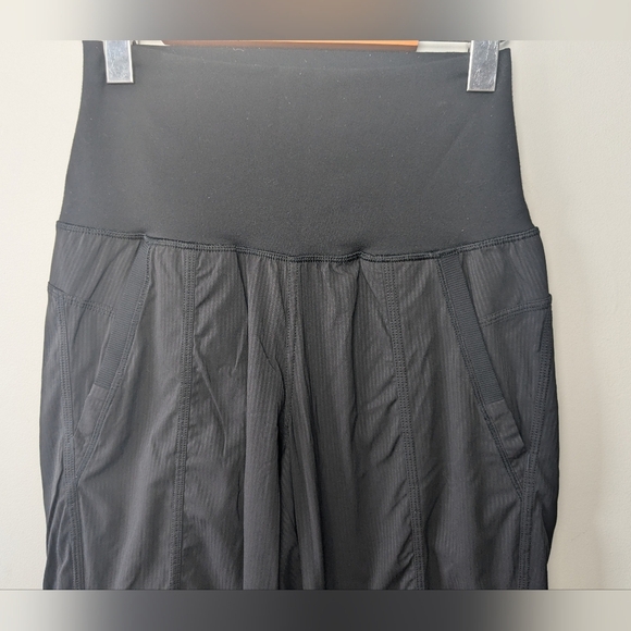 LULULEMON In Flux Crop Pants Size 4 Black Color With Pockets - Picture 6 of 16